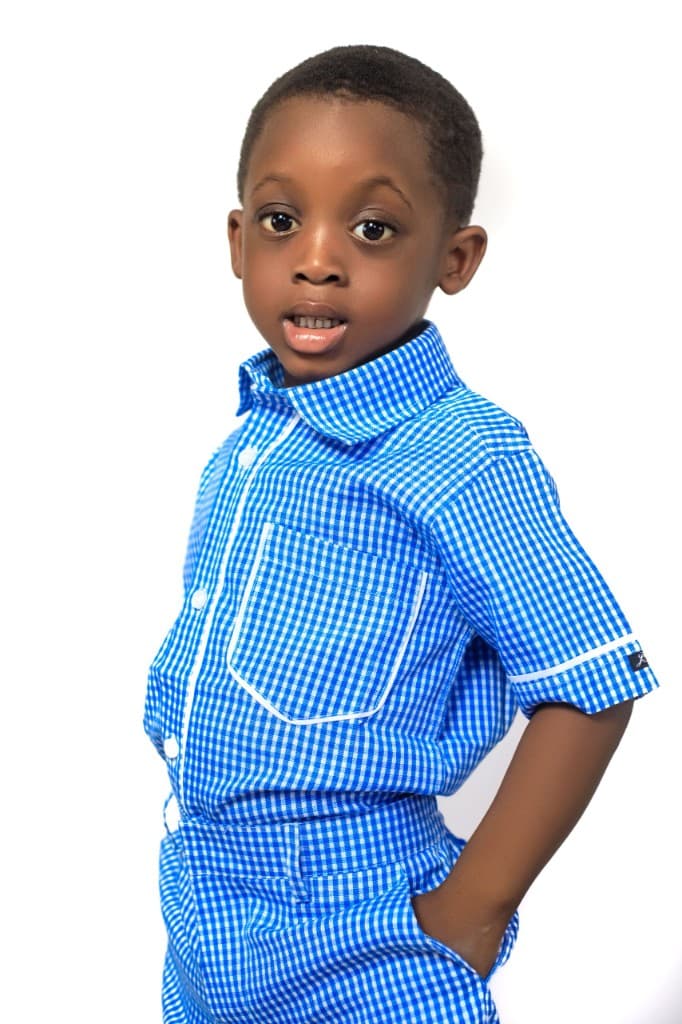 Chemise bleue garcon primaire